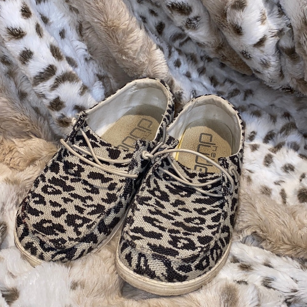 Kids Cheetah hey dudes size youth 1-2